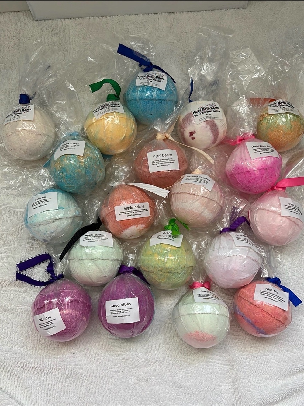 Huge 19 Bath Bomb Set!! Brand New!